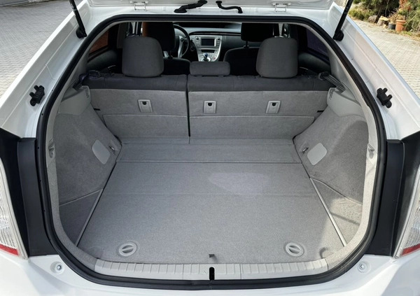 Toyota Prius cena 49999 przebieg: 147000, rok produkcji 2015 z Raszków małe 529